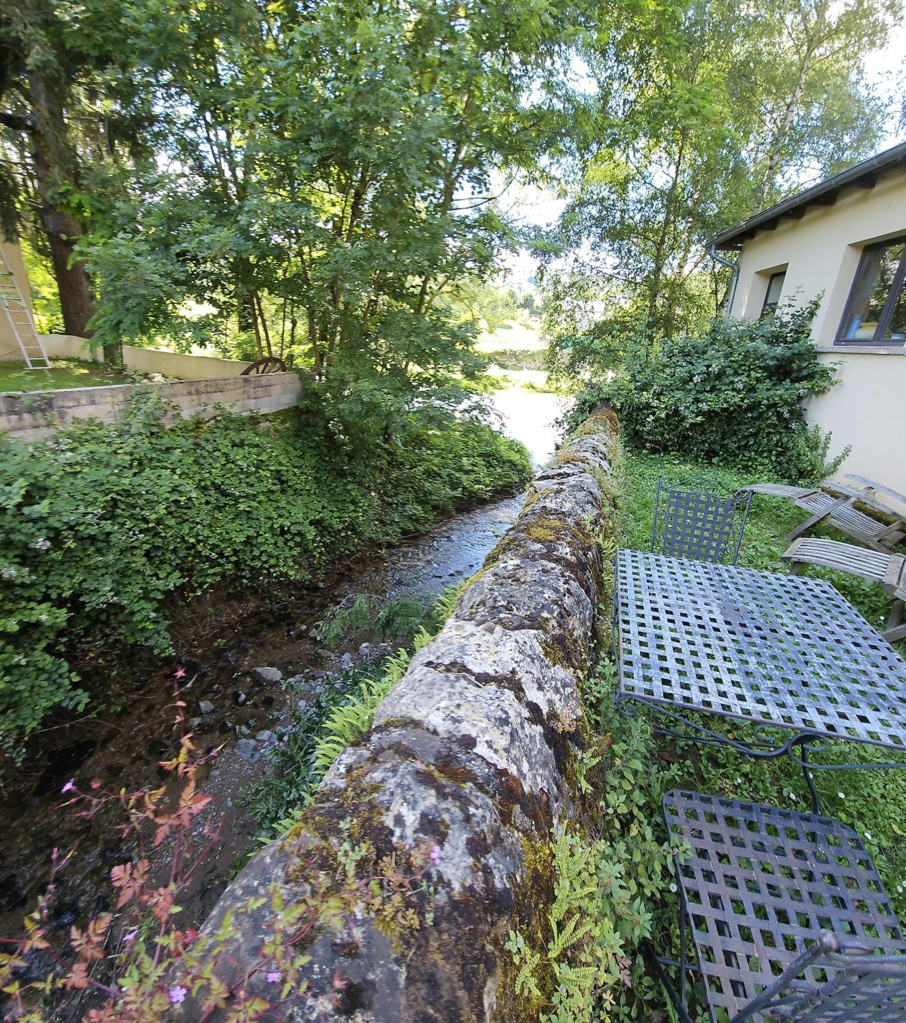 Riverrun Saint-Geniez-d'Olt Exterior photo